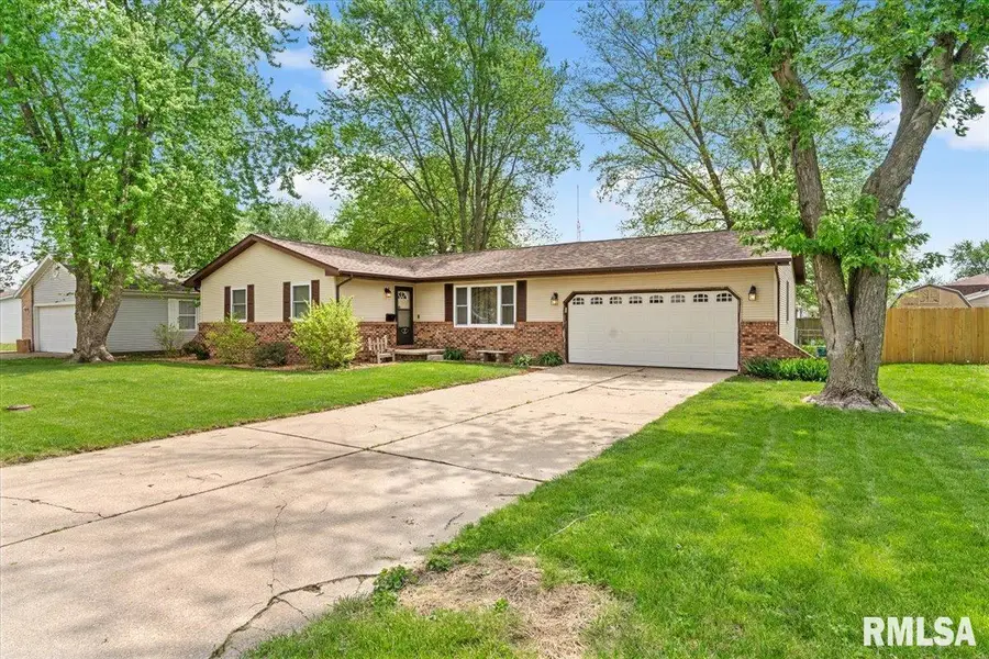 17 Santa Fe Drive, Auburn, IL 62615 - #2