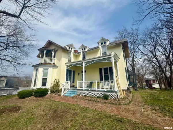 1016 N 4th Street, Quincy, IL 62301-1810