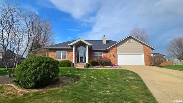 331 Julie Court, Chatham, IL 62629