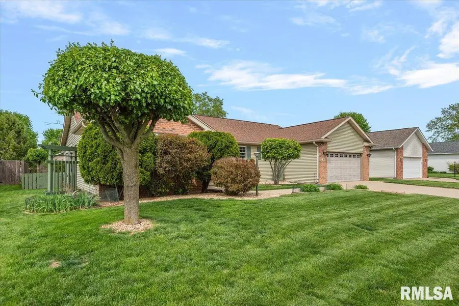 327 Osteen Lane, Chatham, IL 62629 - #3