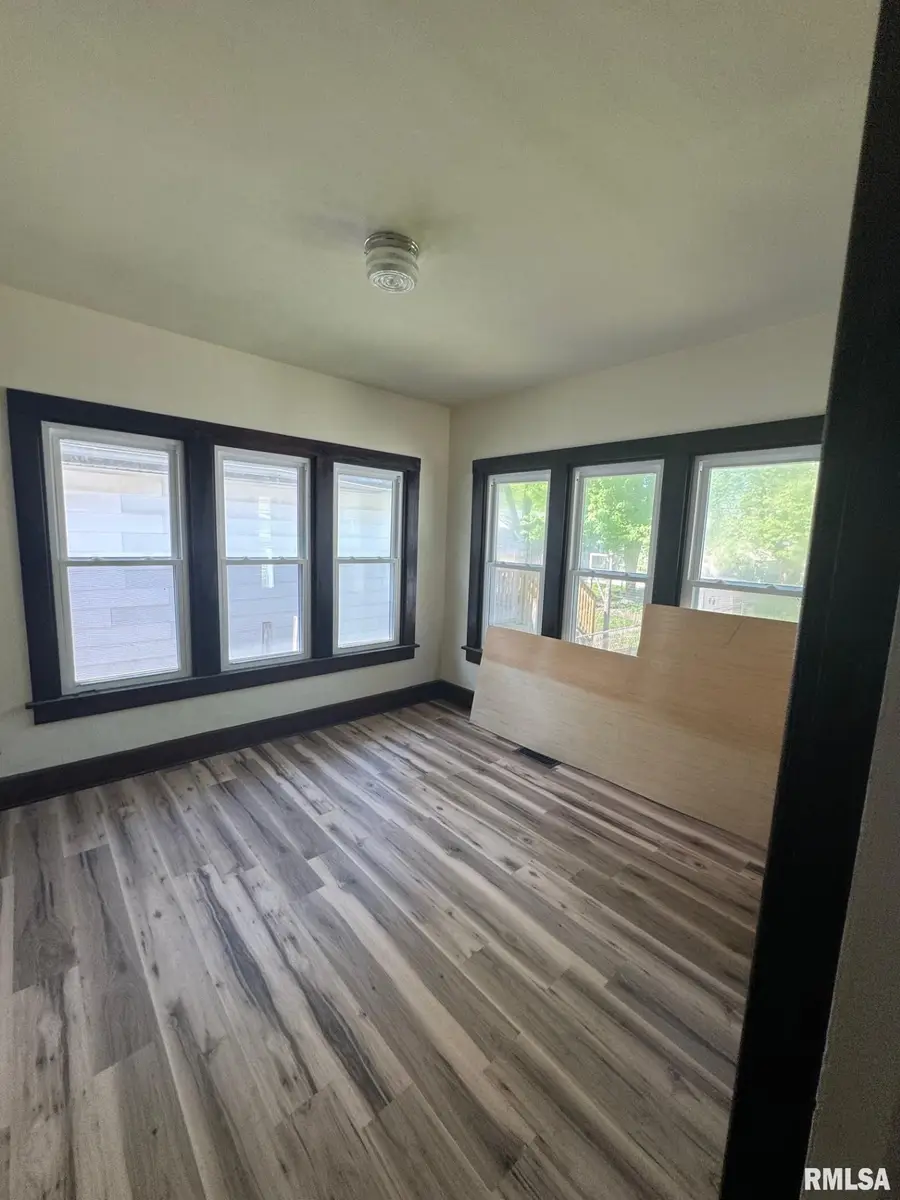 329 S Park Avenue, Springfield, IL 62704 - #2