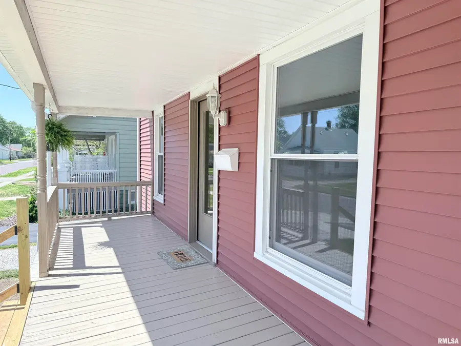 801 W Market Street, Taylorville, IL 62568 - #2