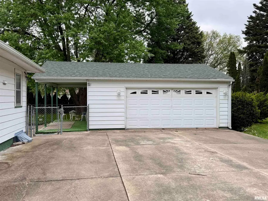 790 Oak Street, Galesburg, IL 61401 - #2