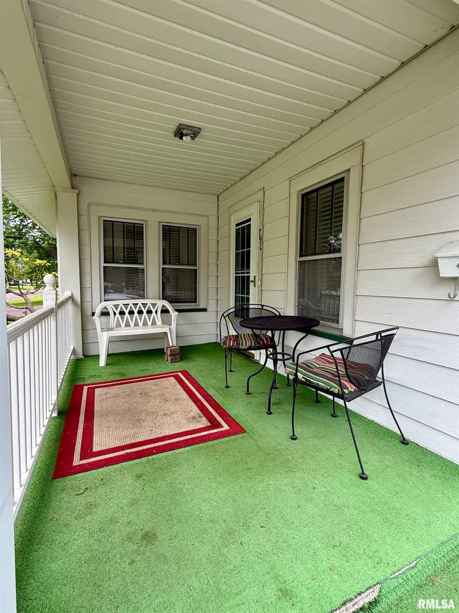 790 Oak Street, Galesburg, IL 61401 - #3