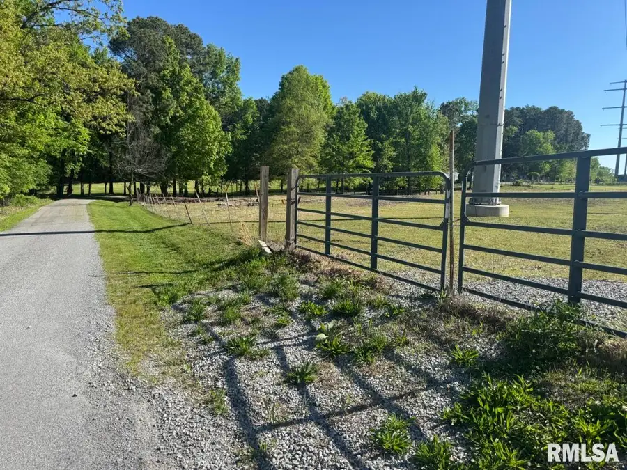 000 Laminack Road, Carterville, IL 62918 - #3