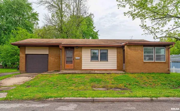 221 N Sherman Street, Lincoln, IL 62656