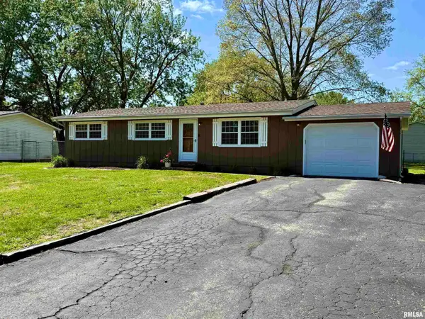 814 Sunnyview Avenue East, Knoxville, IL 61448