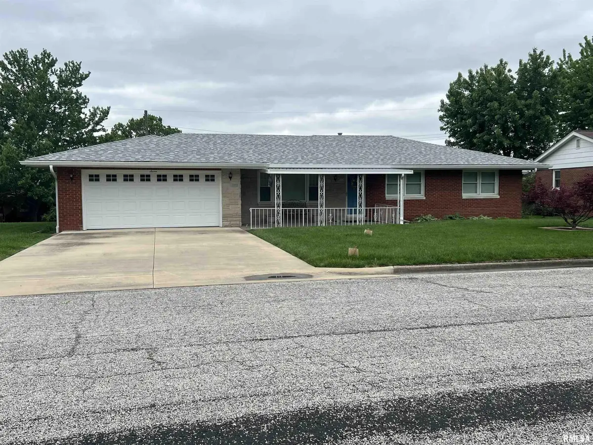 7 Southvale Drive, Jacksonville, IL 62650 - #1