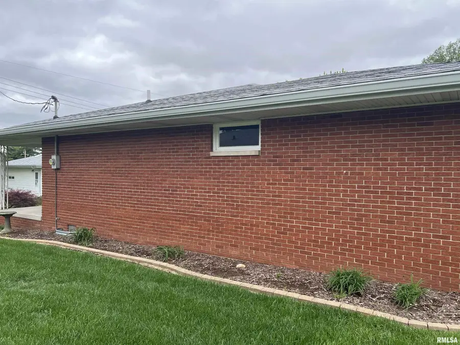 7 Southvale Drive, Jacksonville, IL 62650 - #2