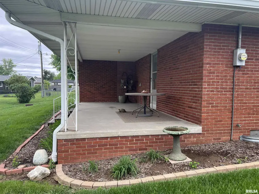 7 Southvale Drive, Jacksonville, IL 62650 - #3