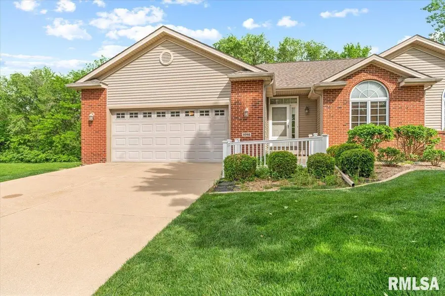 1092 Ravina Drive, Chatham, IL 62629 - #2