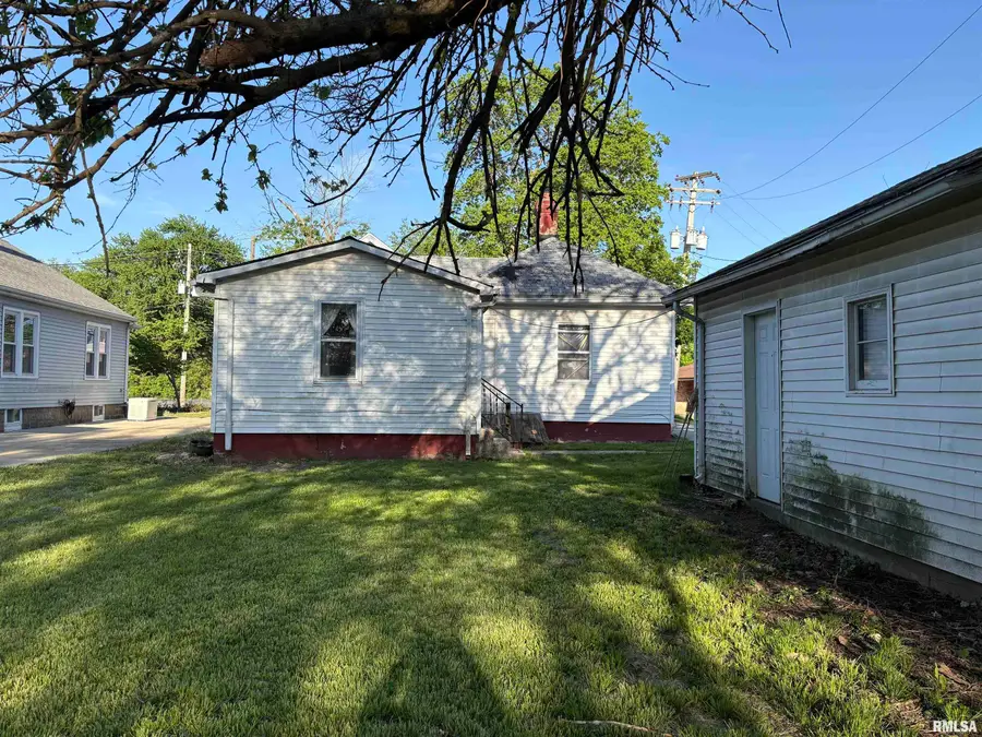 835 S Fayette Street, Jacksonville, IL 62650 - #3