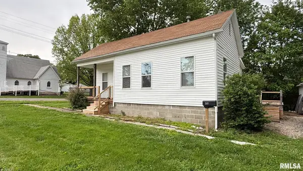 217 E Tremont Street, Waverly, IL 62692