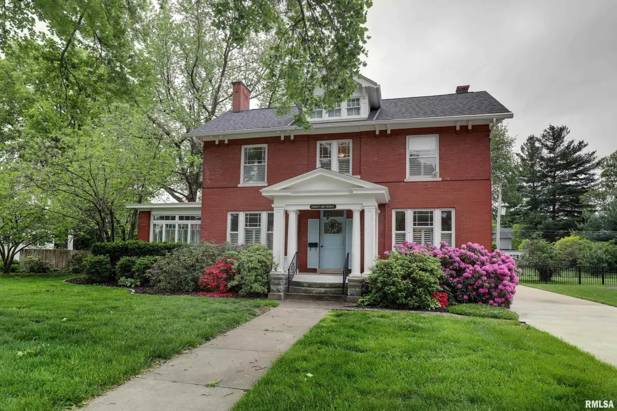 2120 Grove Avenue, Quincy, IL 62301 - #1