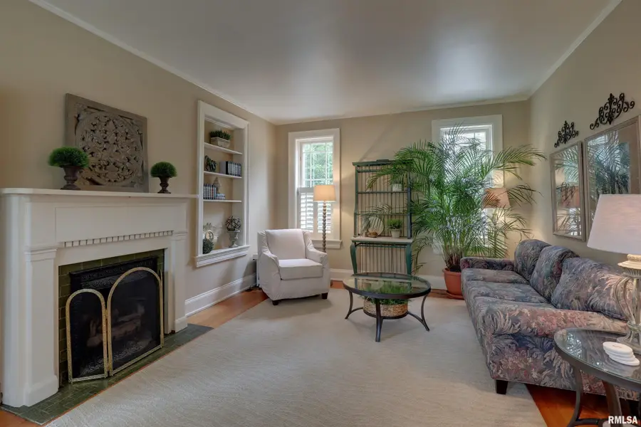 2120 Grove Avenue, Quincy, IL 62301 - #3