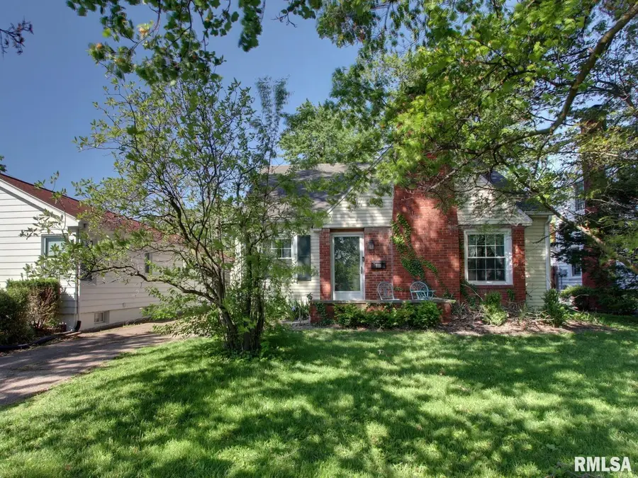 910 S 24th Street, Quincy, IL 62301 - #2