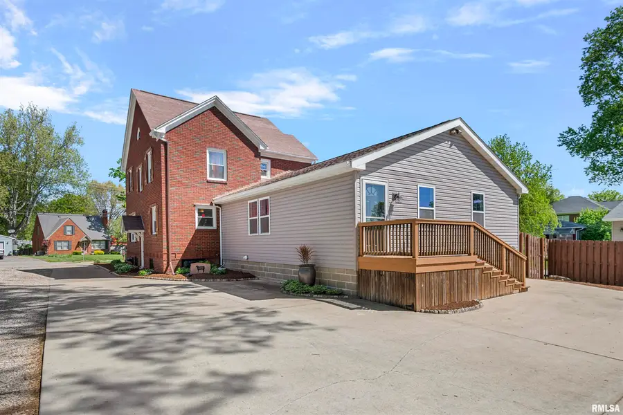 1841 Mound Road, Jacksonville, IL 62650 - #2