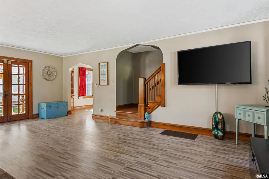 1841 Mound Road, Jacksonville, IL 62650 - #3