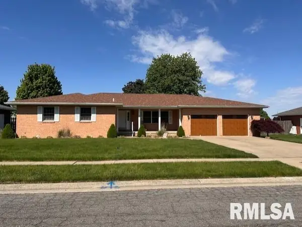 22 Jacobs Lane, Jacksonville, IL 62650