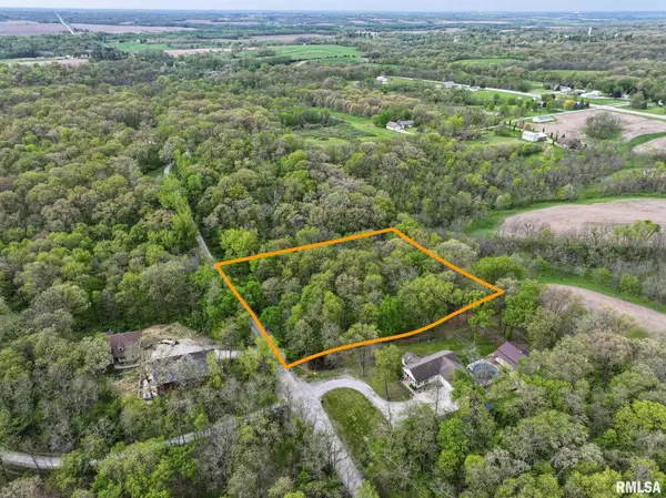 Woodland Drive, Sherrard, IL 61281
