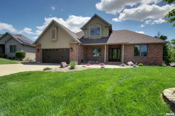 2734 Parkwood Drive, Quincy, IL 62305