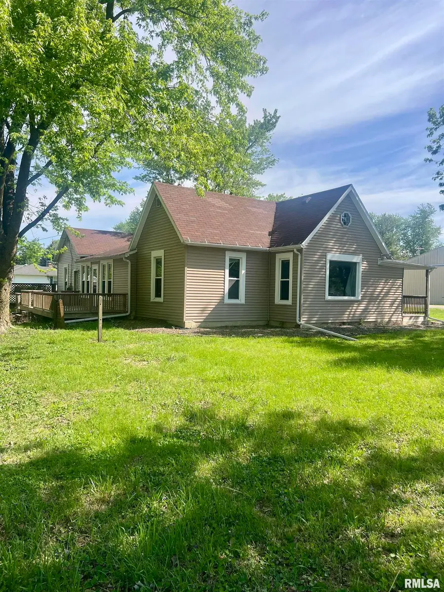 101 N Cedar Street, Bowen, IL 62316 - #3