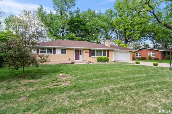 13 Top Hill Lane, Springfield, IL 62704-0000