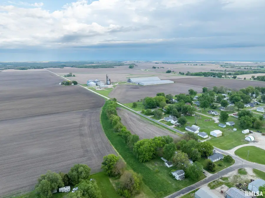 000 1st Street, Abingdon, IL 61410 - #2