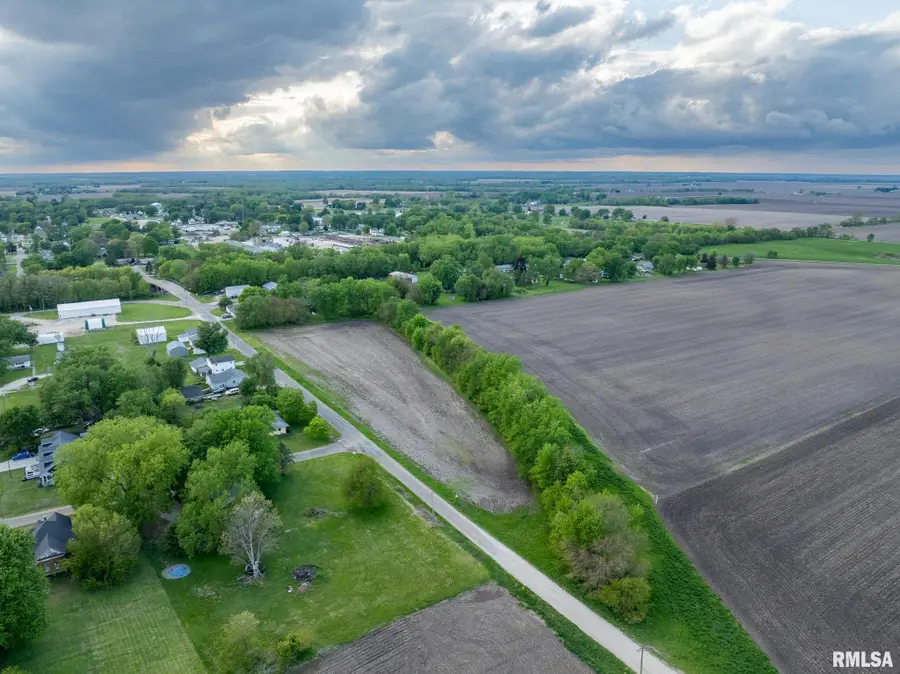 000 1st Street, Abingdon, IL 61410 - #3