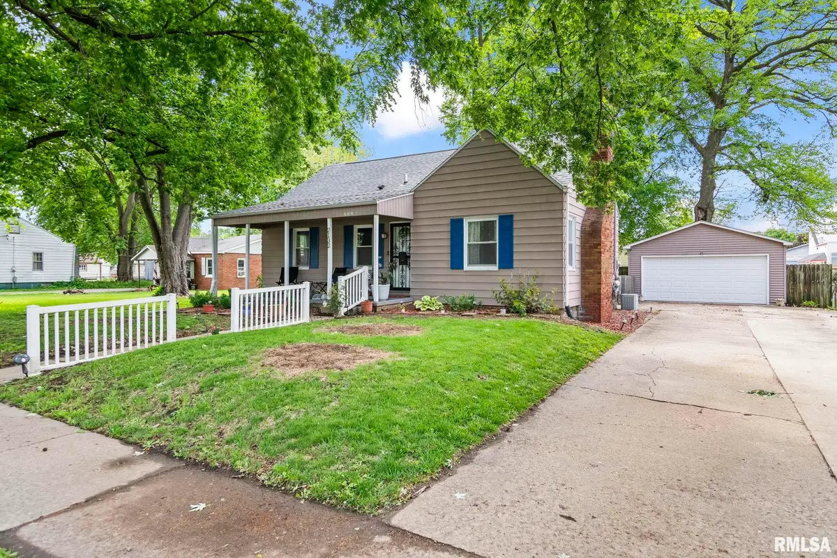 2132 E Grandview Avenue, Springfield, IL 62702 - #1