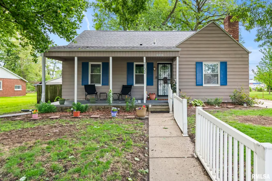 2132 E Grandview Avenue, Springfield, IL 62702 - #2