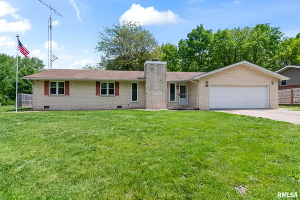 16 Holiday Lane, Riverton, IL 62561