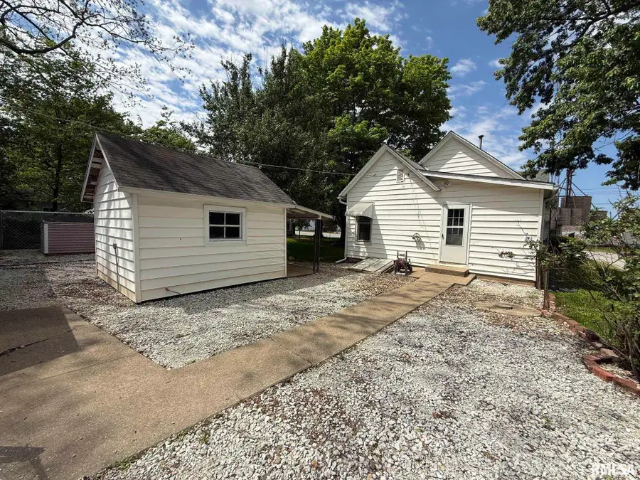 107 S 1st Street, Oakford, IL 62673 - #2