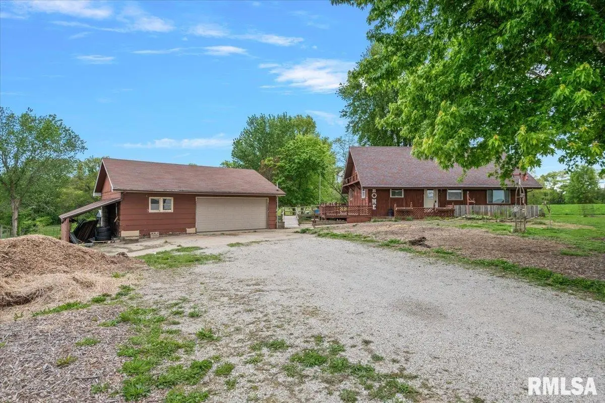 1367 N 1025 E Road, Taylorville, IL 62568-0000 - #1