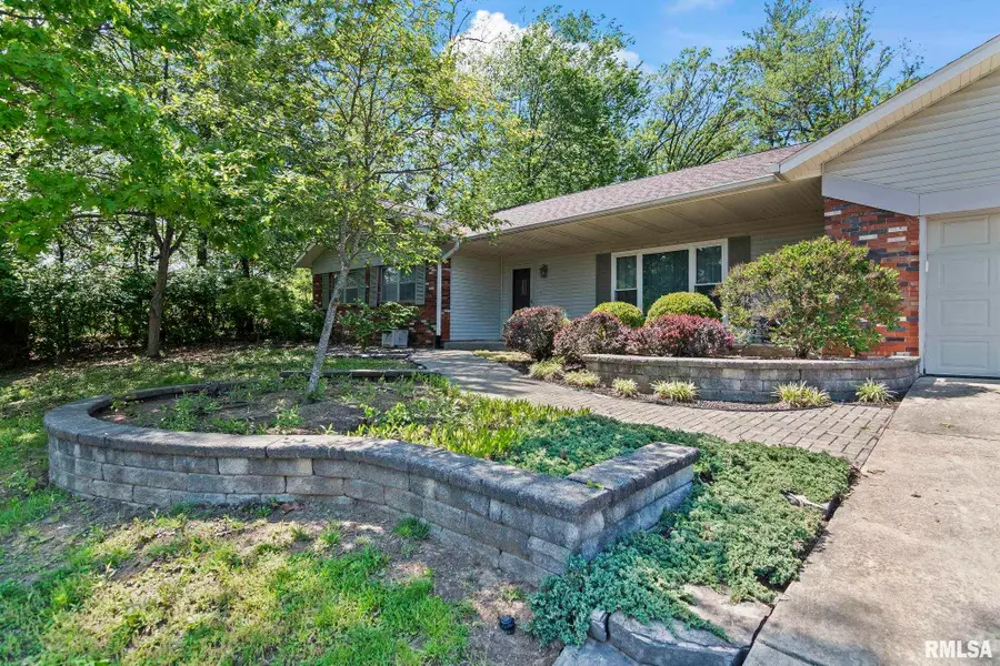 9 Blackberry Run, Springfield, IL 62704 - #3