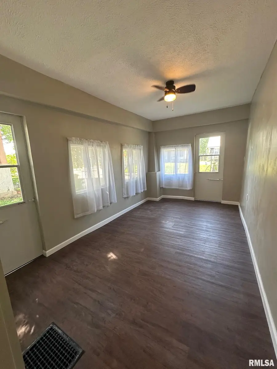 1121 Chestnut Street, Quincy, IL 62301 - #2