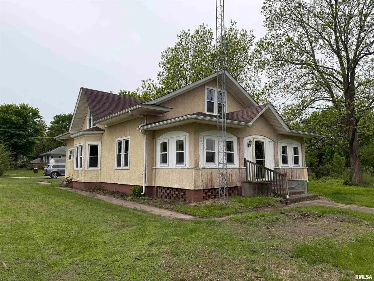 109 W Sycamore Street, Gladstone, IL 61437 - #1