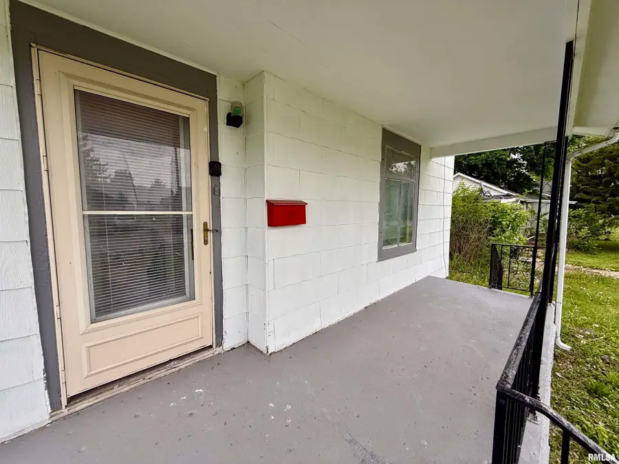 522 W Hail Street, Bushnell, IL 61442 - #3