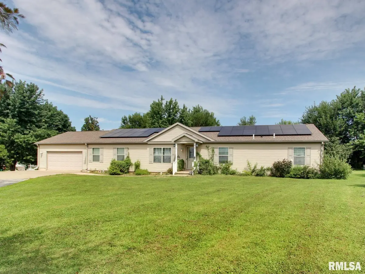4 Orchard Drive, Barry, IL 62312 - #1