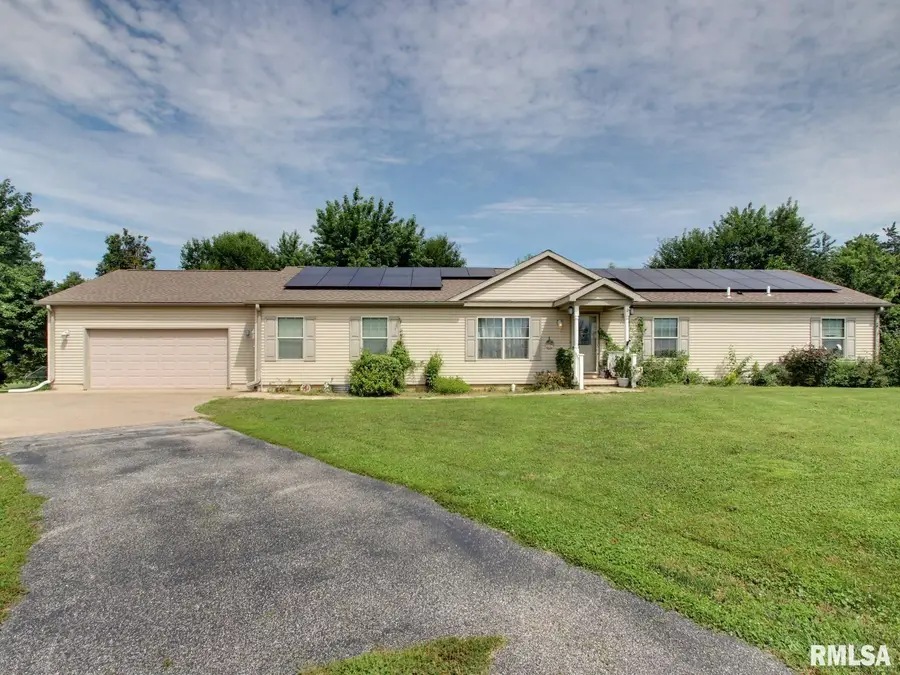 4 Orchard Drive, Barry, IL 62312 - #2
