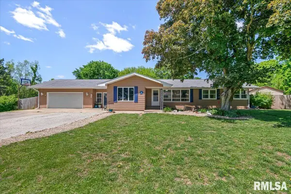 1 Sunnyside Acres Road, Edinburg, IL 62531