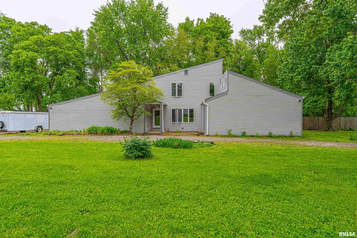 1122 E Pine Street, Mason City, IL 62664 - #1