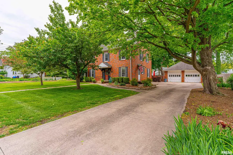 123 Edgar Street, Lincoln, IL 62656 - #2