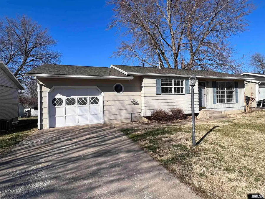 3213 Harrison Street, Quincy, IL 62301 - #3