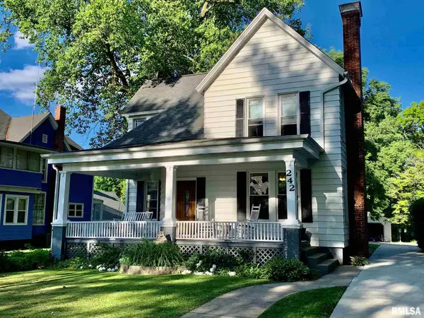 242 N Webster Avenue, Jacksonville, IL 62650