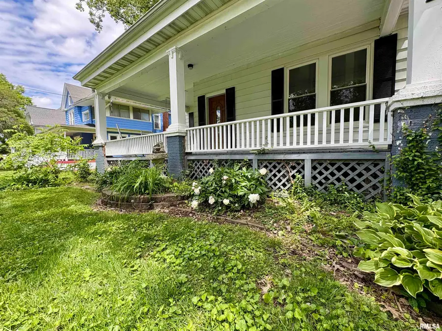 242 N Webster Avenue, Jacksonville, IL 62650 - #2