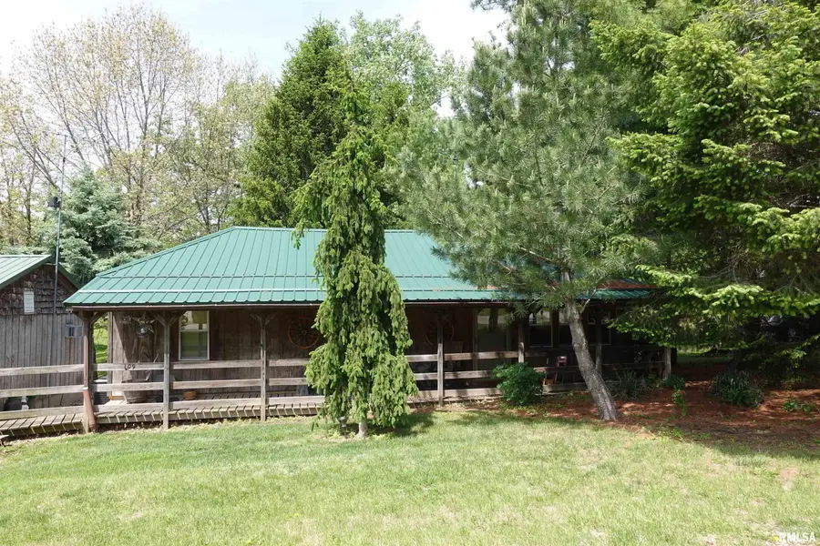 109 W 1st Street, East Galesburg, IL 61430 - #3