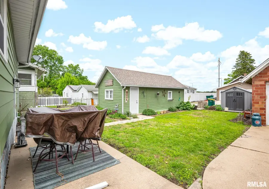 571 Irwin Street, Galesburg, IL 61401 - #3