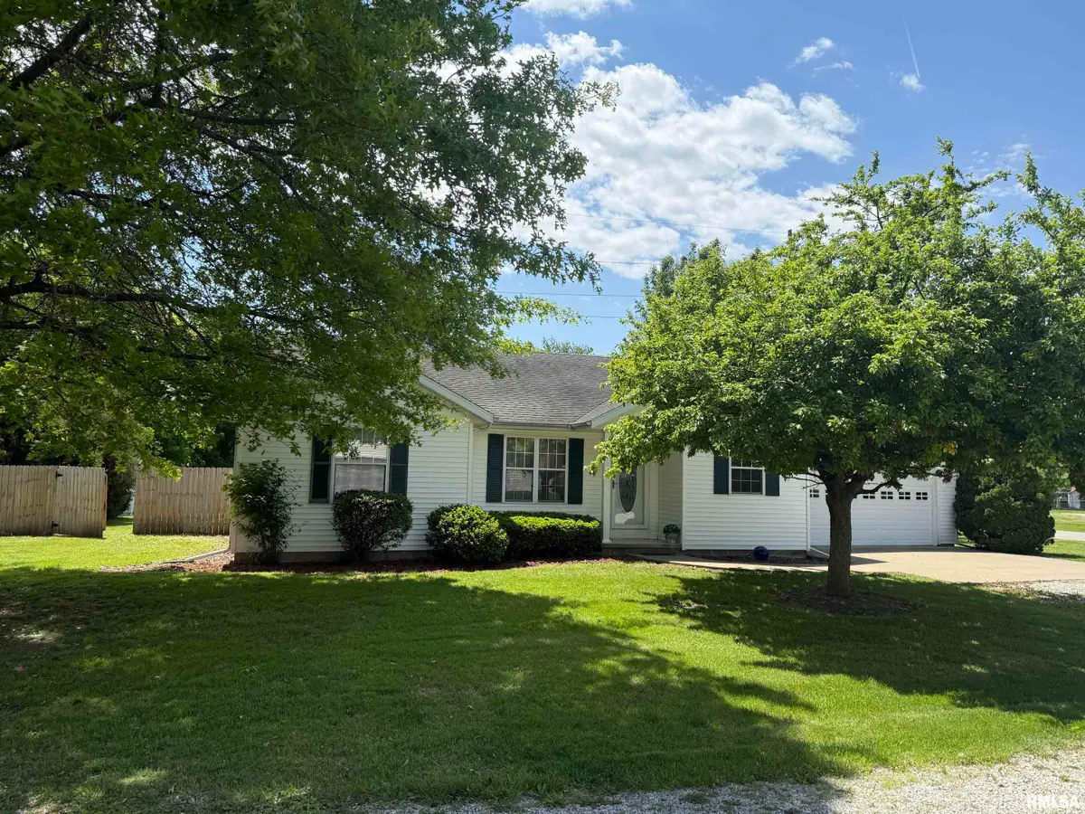 604 N Main Street, Athens, IL 62613 - #1