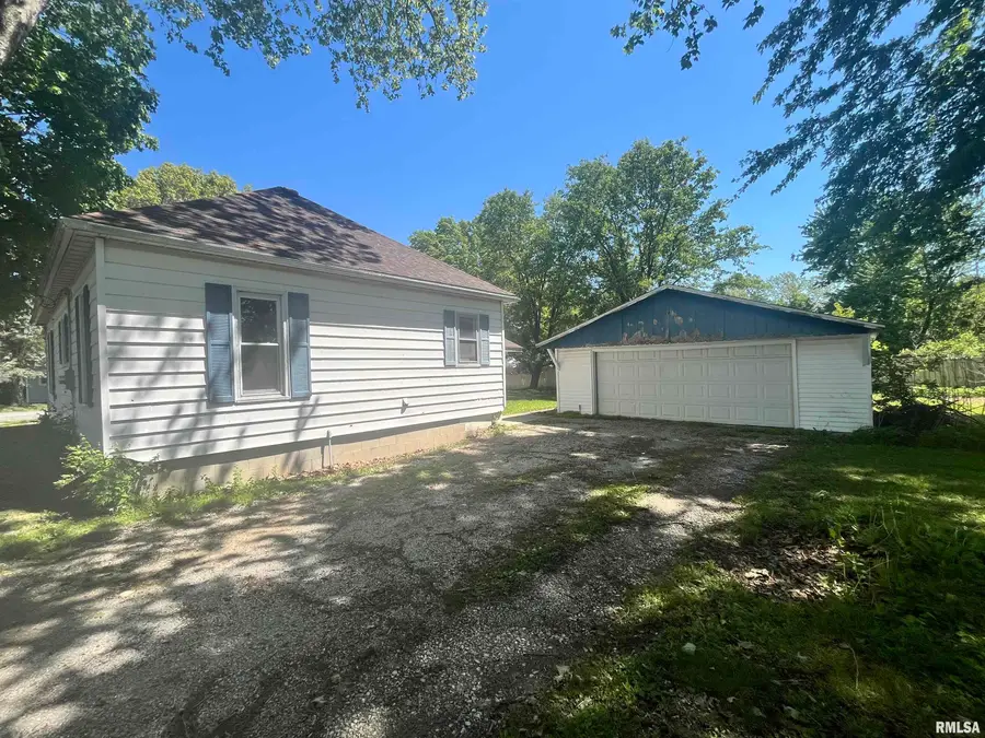 102 Sycamore Street, Thayer, IL 62689 - #2